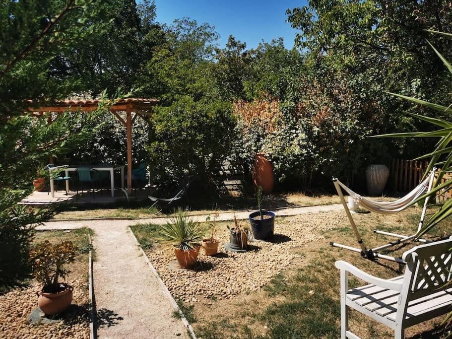 Entre Ventoux Et Luberon, Appartement Dans Maison. Malemort-du-Comtat 외부 사진